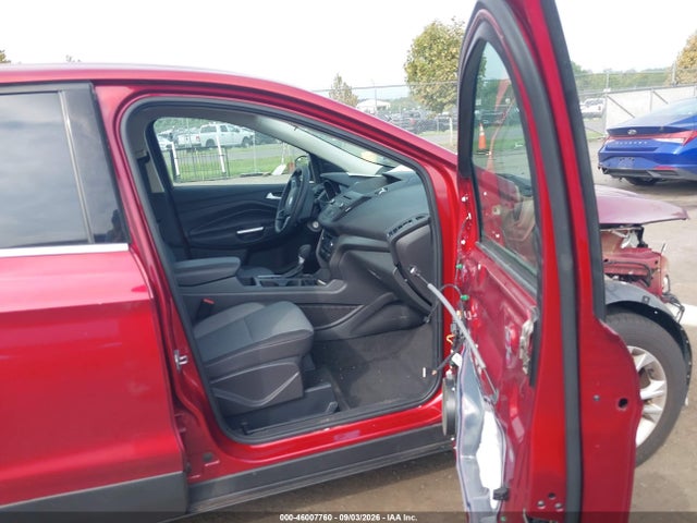 46007760 :رقم المزاد ، 1FMCU0GD3HUB48413 vin ، 2017 Ford Escape Se مزاد بيع