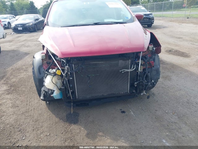 46007760 :رقم المزاد ، 1FMCU0GD3HUB48413 vin ، 2017 Ford Escape Se مزاد بيع