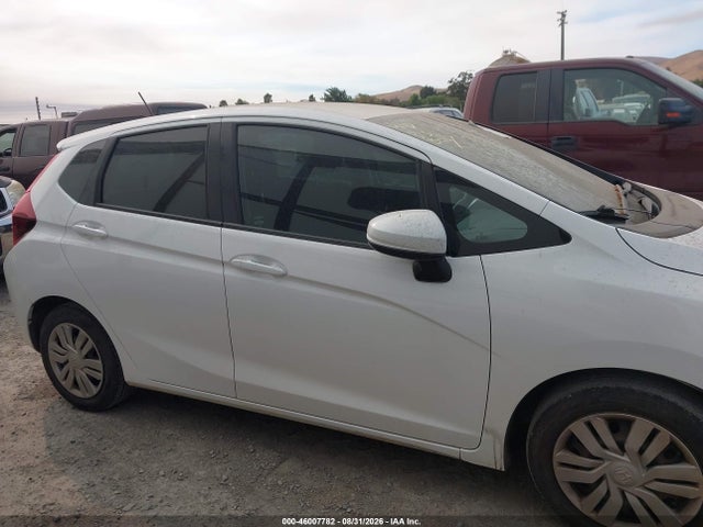 Honda FIT LX 2017 3HGGK5G56HM701286 Image 13
