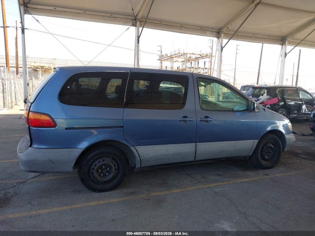 2000 Toyota Sienna Ce მანქანა იყიდება აუქციონზე, vin: 4T3ZF19C4YU193947, აუქციონის ნომერი: 46007785