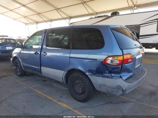 2000 Toyota Sienna Ce მანქანა იყიდება აუქციონზე, vin: 4T3ZF19C4YU193947, აუქციონის ნომერი: 46007785
