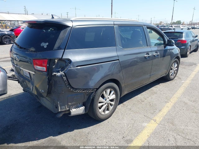 KIA SEDONA LX 2015 KNDMB5C19F6029886 Image 4