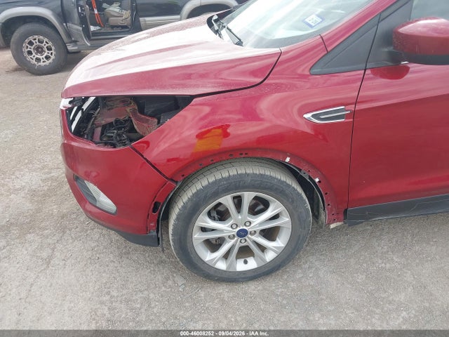 46008252 :رقم المزاد ، 1FMCU0GD7HUB20548 vin ، 2017 Ford Escape Se مزاد بيع