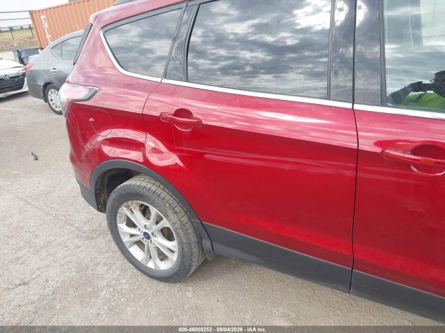 46008252 :رقم المزاد ، 1FMCU0GD7HUB20548 vin ، 2017 Ford Escape Se مزاد بيع