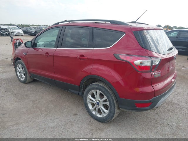 46008252 :رقم المزاد ، 1FMCU0GD7HUB20548 vin ، 2017 Ford Escape Se مزاد بيع