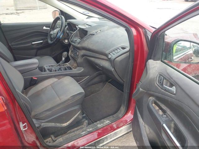 46008252 :رقم المزاد ، 1FMCU0GD7HUB20548 vin ، 2017 Ford Escape Se مزاد بيع