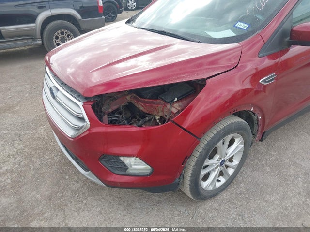 46008252 :رقم المزاد ، 1FMCU0GD7HUB20548 vin ، 2017 Ford Escape Se مزاد بيع