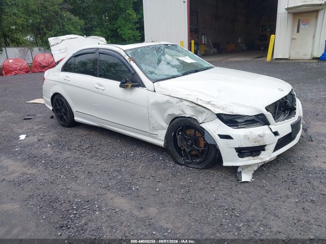 2012 Mercedes-benz C 300 Luxury 4matic/sport 4matic მანქანა იყიდება აუქციონზე, vin: WDDGF8BB3CA644297, აუქციონის ნომერი: 46008258