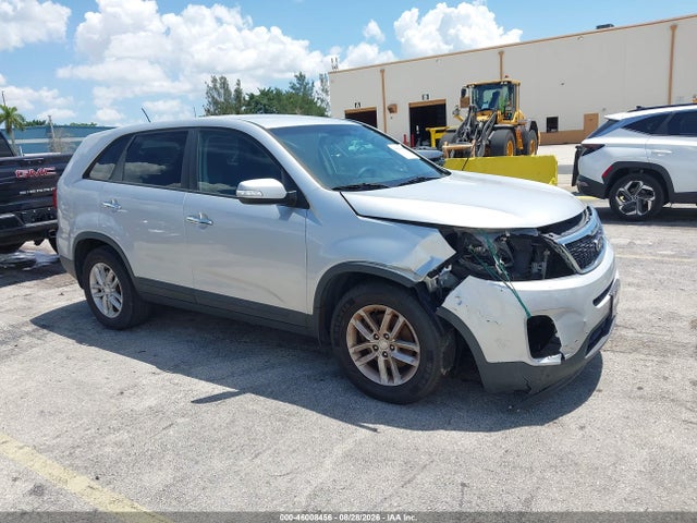Продажа на аукционе авто 2014 Kia Sorento Lx, vin: 5XYKT3A65EG520796, номер лота: 46008456