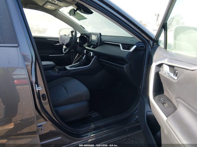 46008469 :رقم المزاد ، 2T3P1RFV8NC282279 vin ، 2022 Toyota Rav4 Xle مزاد بيع
