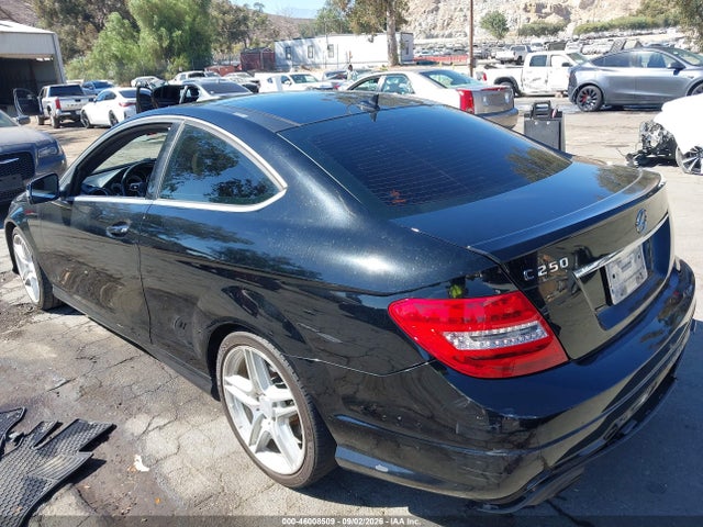 46008509 :رقم المزاد ، WDDGJ4HB9FG356753 vin ، 2015 Mercedes-benz C 250 مزاد بيع