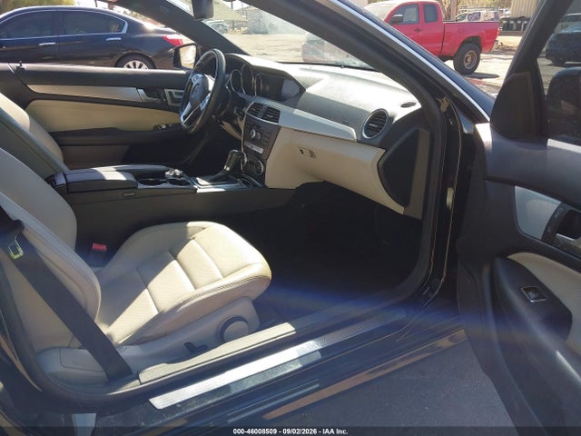 46008509 :رقم المزاد ، WDDGJ4HB9FG356753 vin ، 2015 Mercedes-benz C 250 مزاد بيع