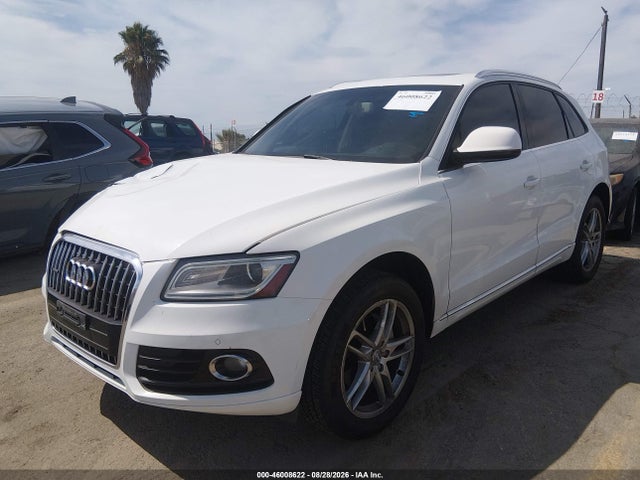 Audi Q5 2.0t Premium 2014 WA1LFAFPXEA013680 Image 2