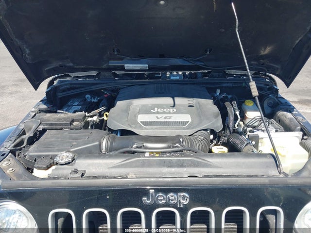 1C4HJWEG4JL918603 Jeep Wrangler Unlimited Sahara