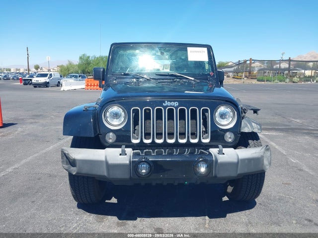 1C4HJWEG4JL918603 Jeep Wrangler Unlimited Sahara