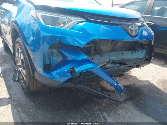 Aukcja sprzedaży 2017 Toyota Rav4 Le, vin: JTMBFREV8HJ132056, numer aukcji: 46008847