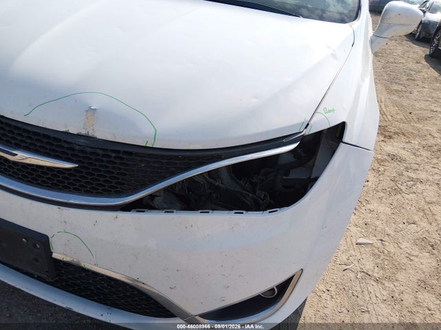 Продаж на аукціоні авто 2017 Chrysler Pacifica Touring-l, vin: 2C4RC1BG5HR702587, номер лоту: 46008966