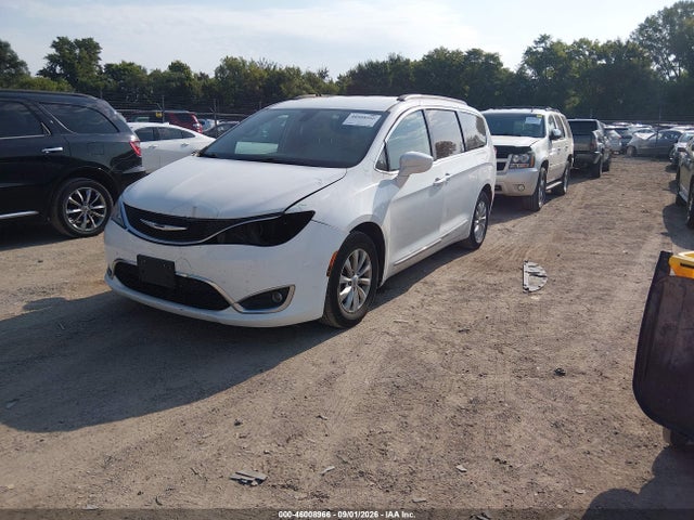 Продаж на аукціоні авто 2017 Chrysler Pacifica Touring-l, vin: 2C4RC1BG5HR702587, номер лоту: 46008966