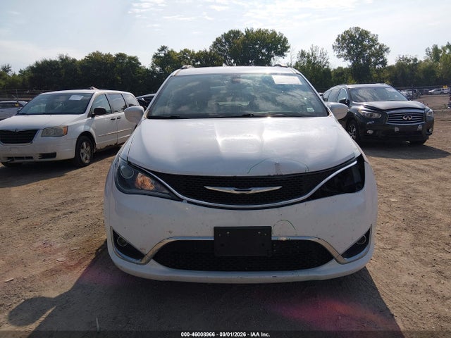 Продаж на аукціоні авто 2017 Chrysler Pacifica Touring-l, vin: 2C4RC1BG5HR702587, номер лоту: 46008966