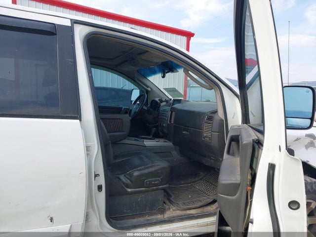 2005 Nissan Titan Le მანქანა იყიდება აუქციონზე, vin: 1N6AA07B05N557068, აუქციონის ნომერი: 46009063