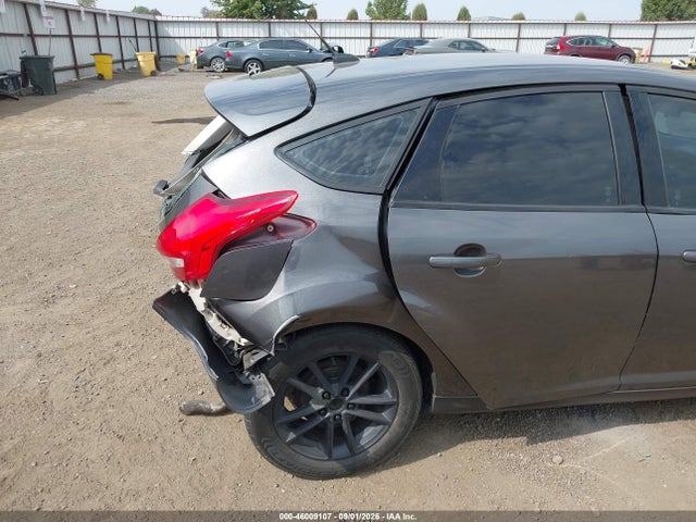 Ford FOCUS SE 2015 1FADP3K28FL327109 Image 20
