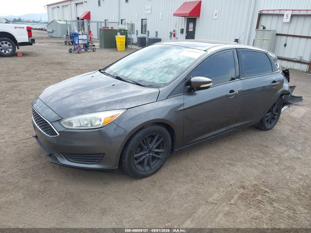 Ford FOCUS SE 2015 1FADP3K28FL327109 Image 2