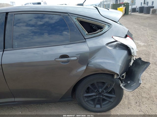 Ford FOCUS SE 2015 1FADP3K28FL327109 Image 6