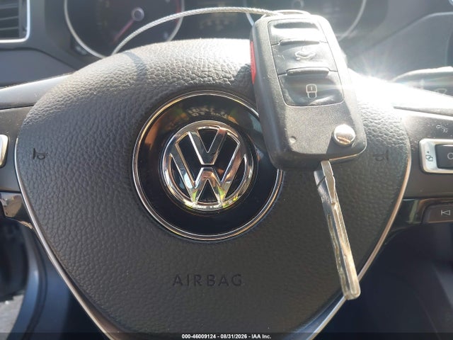 46009124 :رقم المزاد ، 3VW2B7AJ9HM329059 vin ، 2017 Volkswagen Jetta 1.4t S مزاد بيع