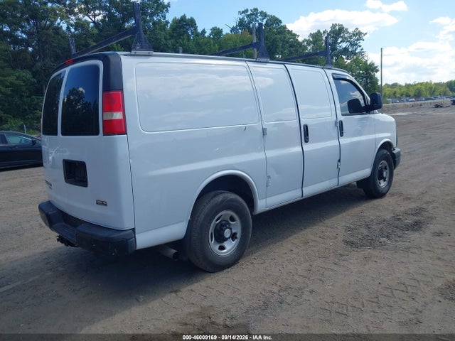 46009169 :رقم المزاد ، 1GCWGFFF3F1231904 vin ، 2015 Chevrolet Express 2500 Work Van مزاد بيع