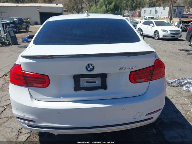 46009201 :رقم المزاد ، WBA8B9G36HNU53455 vin ، 2017 Bmw 330i مزاد بيع
