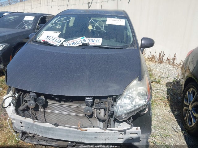Toyota Prius Two 2014 JTDKN3DU7E1790357 Image 13