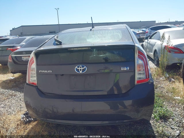 Toyota Prius Two 2014 JTDKN3DU7E1790357 Image 17