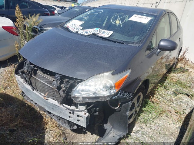 Toyota Prius Two 2014 JTDKN3DU7E1790357 Image 2