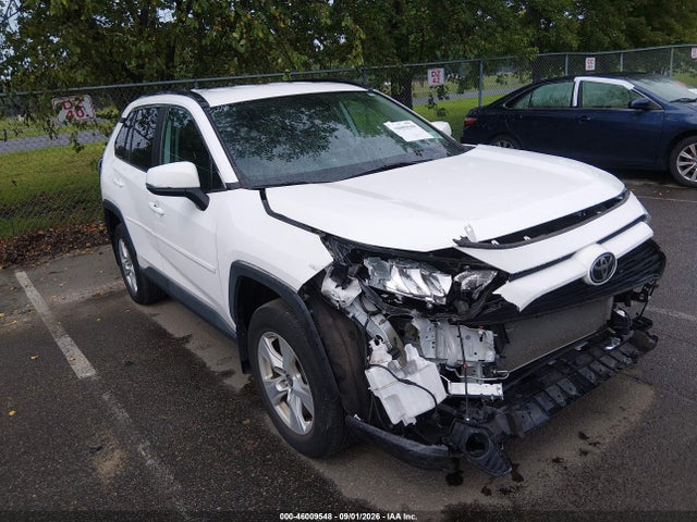 46009548 :رقم المزاد ، 2T3P1RFV0MC234063 vin ، 2021 Toyota Rav4 Xle مزاد بيع