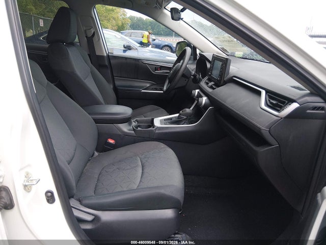 46009548 :رقم المزاد ، 2T3P1RFV0MC234063 vin ، 2021 Toyota Rav4 Xle مزاد بيع