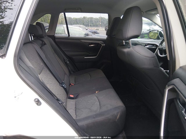 46009548 :رقم المزاد ، 2T3P1RFV0MC234063 vin ، 2021 Toyota Rav4 Xle مزاد بيع