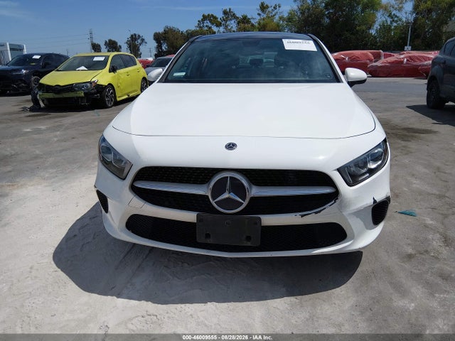 WDD3G4EB4KW013740 Mercedes-Benz A 220