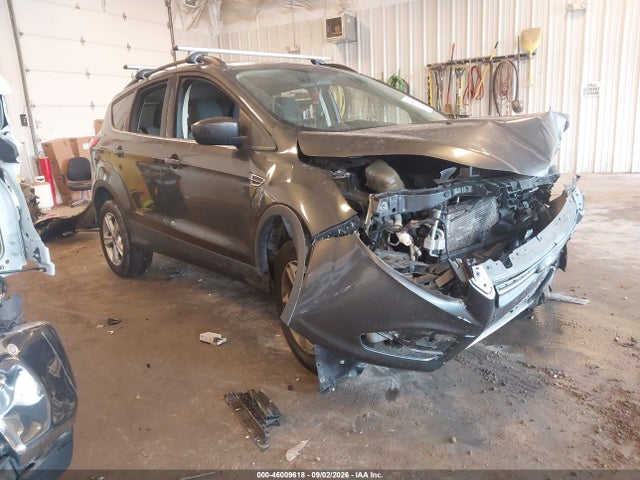 46009618 :رقم المزاد ، 1FMCU0GX9GUC46502 vin ، 2016 Ford Escape Se مزاد بيع