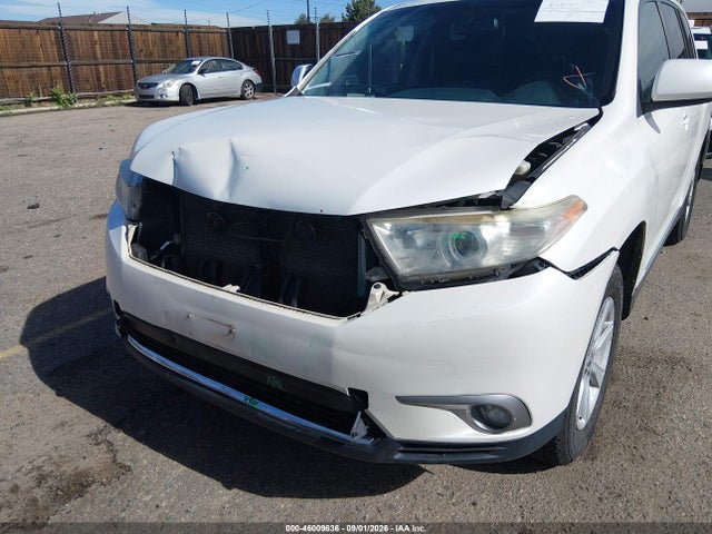 46009636 :رقم المزاد ، 5TDBK3EH3DS240942 vin ، 2013 Toyota Highlander Se V6 مزاد بيع