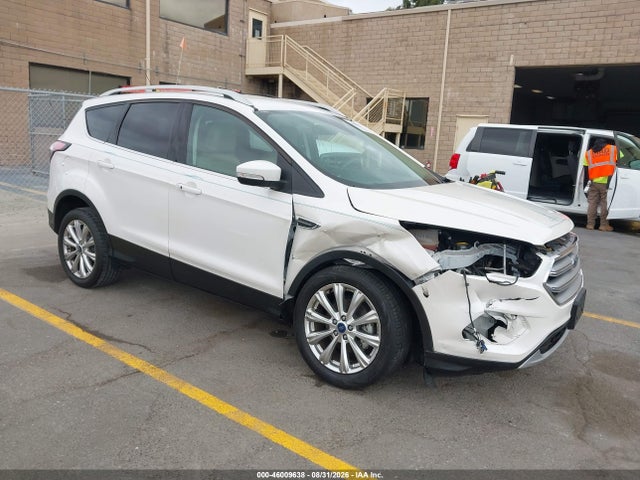 2017 Ford Escape Titanium მანქანა იყიდება აუქციონზე, vin: 1FMCU0JD5HUA62013, აუქციონის ნომერი: 46009638
