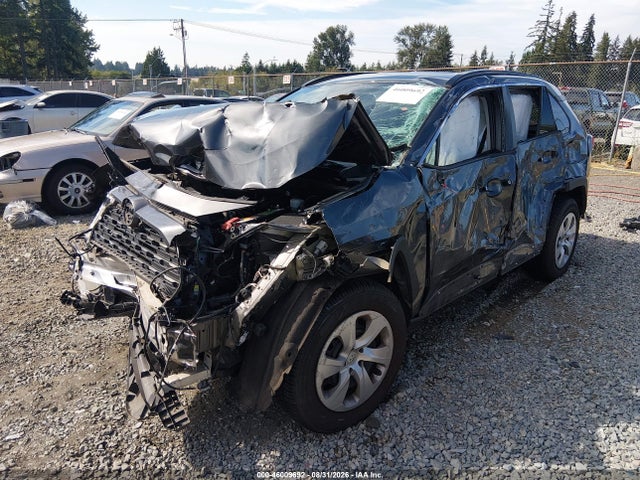 Toyota RAV4 LE 2019 2T3G1RFV8KC055671 Image 2