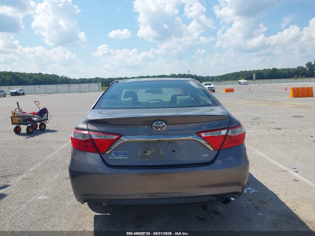 46009735 :رقم المزاد ، 4T1BF1FK1HU760959 vin ، 2017 Toyota Camry Se مزاد بيع