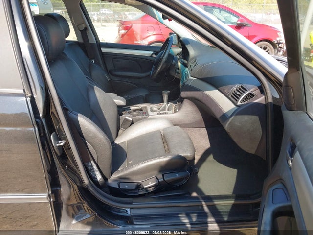 46009822 :رقم المزاد ، WBAEV33444KL63044 vin ، 2004 Bmw 325i مزاد بيع