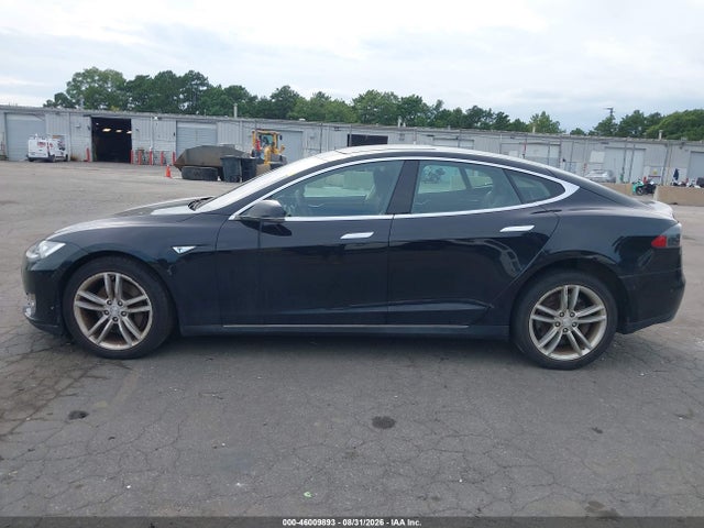 46009893 :رقم المزاد ، 5YJSA1CN1DFP25780 vin ، 2013 Tesla Model S مزاد بيع