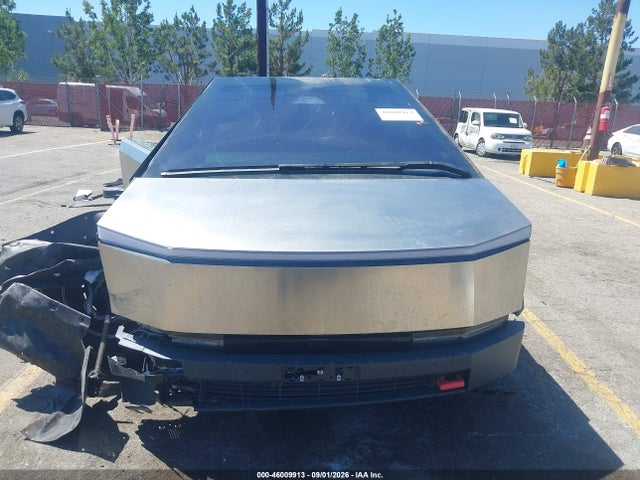 Продажа на аукционе авто 2024 Tesla Cybertruck All-wheel Drive, vin: 7G2CEHEDXRA018121, номер лота: 46009913