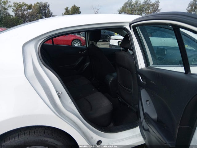 Mazda Mazda3 I Touring 2015 JM1BM1V76F1219864 Image 8