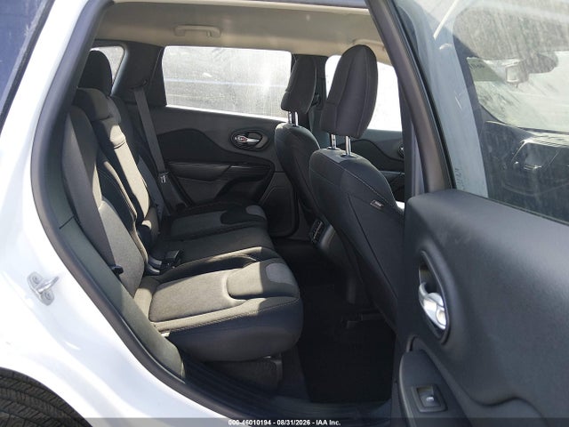 1C4PJLAB6GW234101 Jeep Cherokee Sport