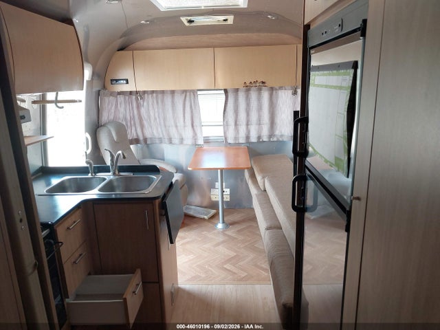 46010196 :رقم المزاد ، 1STJPYJ296J519311 vin ، 2006 Airstream Other مزاد بيع