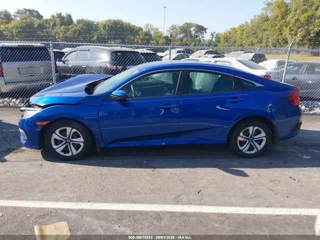 46010243 :رقم المزاد ، 19XFC2F5XJE043723 vin ، 2018 Honda Civic Lx مزاد بيع