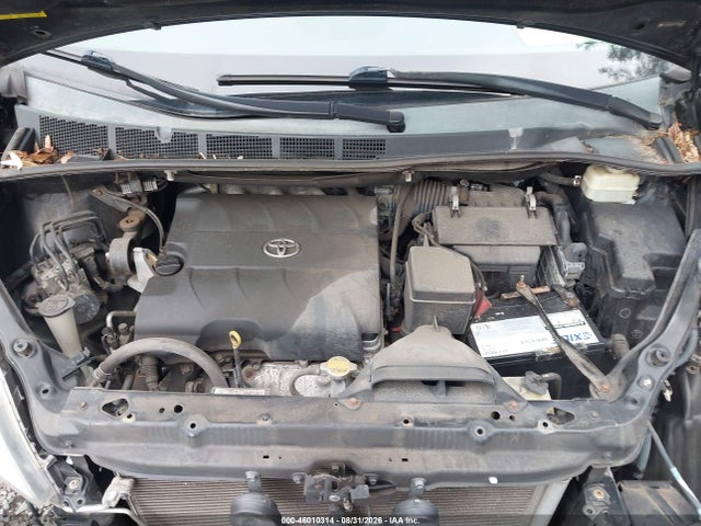 46010314 :رقم المزاد ، 5TDYK3DC4FS596321 vin ، 2015 Toyota Sienna Xle Premium 8 Passenger مزاد بيع
